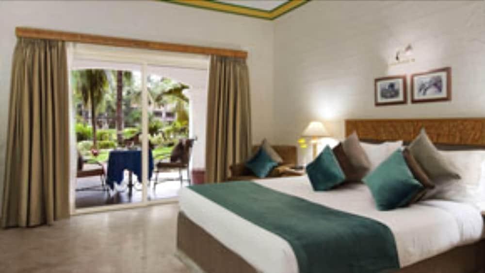 The Golden Palms Hotel & Spa Chik Bānavar Exterior foto