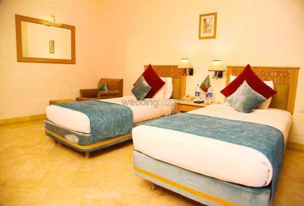 The Golden Palms Hotel & Spa Chik Bānavar Exterior foto